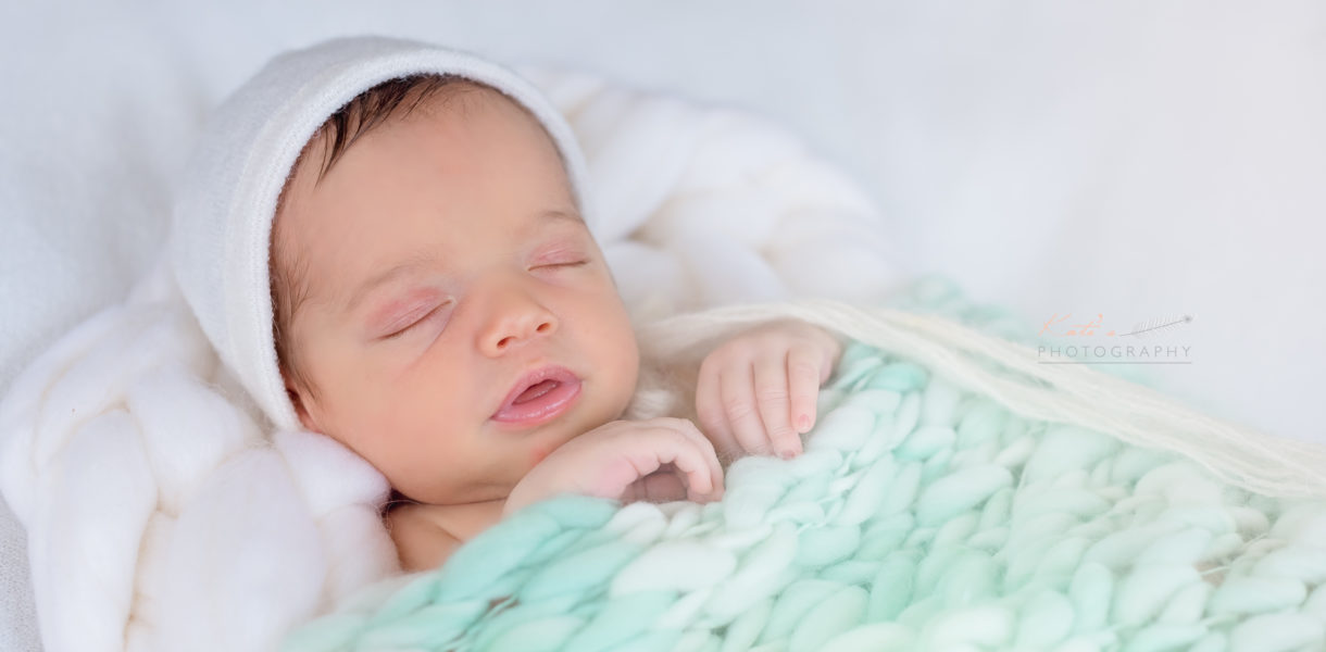 Un bébé qui dort en toute sérénité dans un cocon sécure